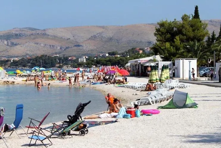 Apartmani-Okrug Gornji-Ciovo Trogir 0*,