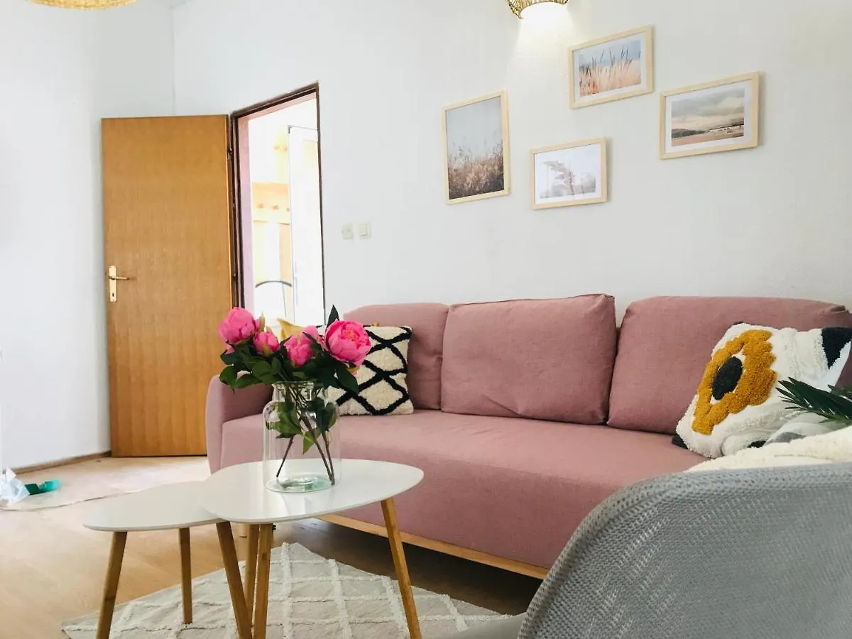 Apartmani-Okrug Gornji-Ciovo Trogir