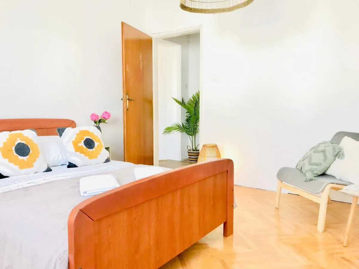 Apartmani-Okrug Gornji-Ciovo Trogir