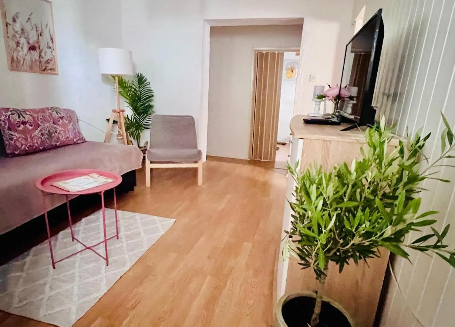 Apartmani-Okrug Gornji-Ciovo Trogir 0*,